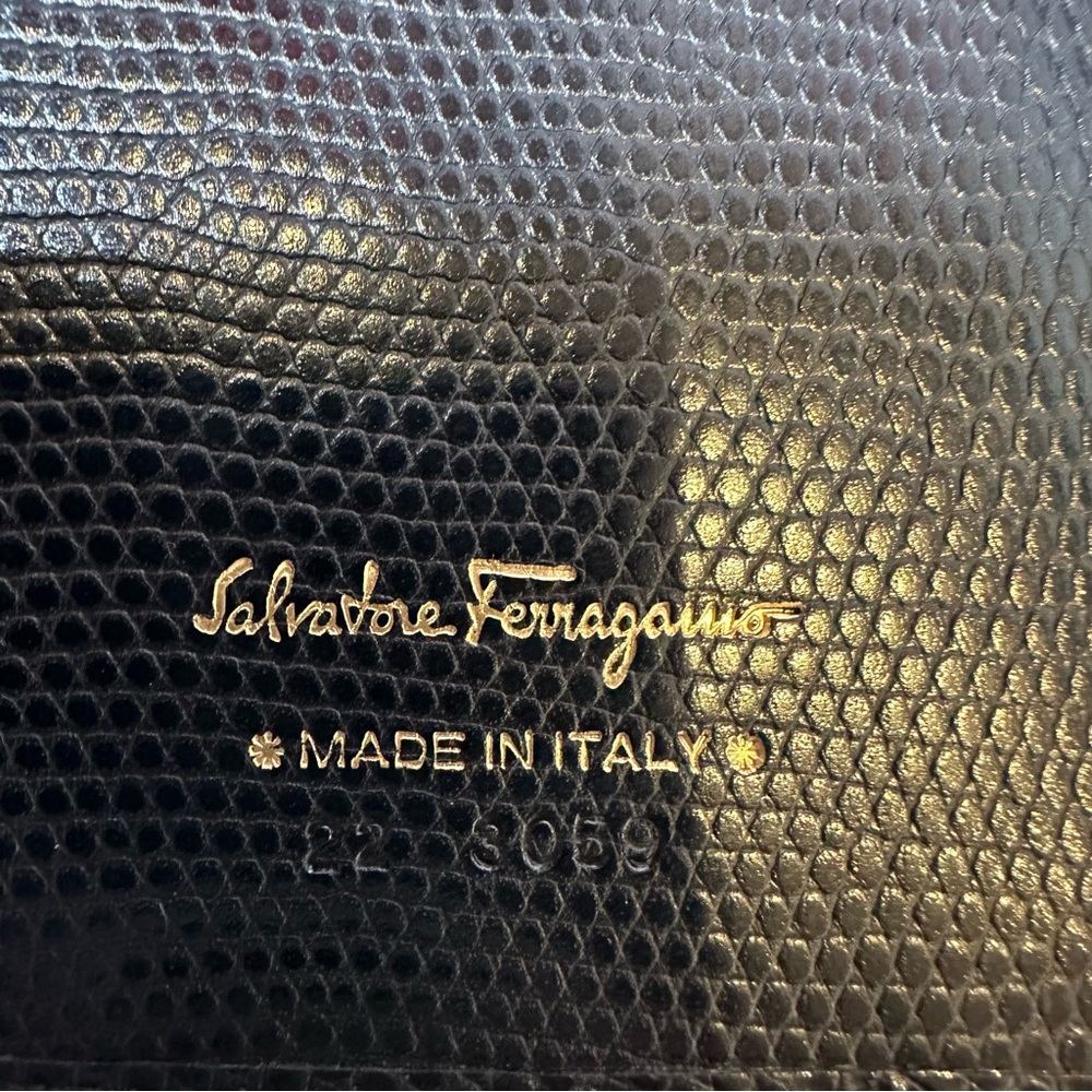 Salvatore Ferragamo Vintage Vara Ribbon Black Bi-fold Continental Wallet EUC - Picture 11 of 14